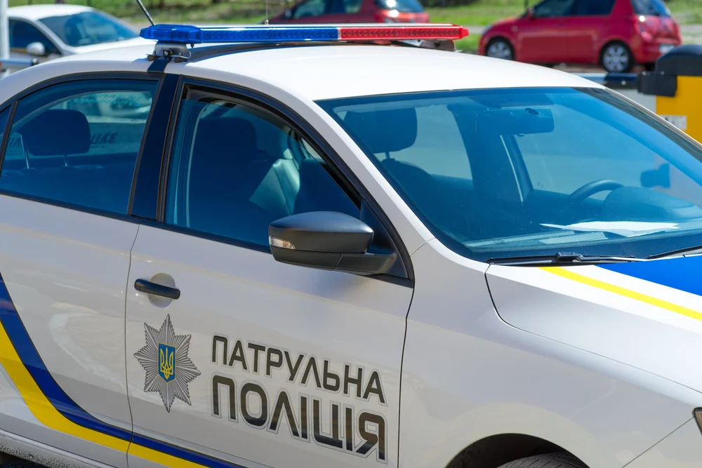 האנטישמיות גוברת: אלמוני שפך צבע אדום בבית כנסת באוקראינה האנטישמיות גוברת: אלמוני שפך צבע אדום בבית כנסת באוקראינה