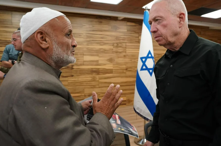 גלנט למשפחות החטופים: "בלי לחץ צבאי על החמאס, לא יתקדם דבר"