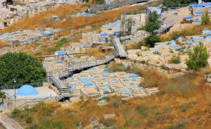 בעל הייסורים והבטחתו לכל מי שיפקוד את קברו