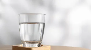 לא שותים מספיק מים ביום? זה יכול להוביל ל...חרדות 