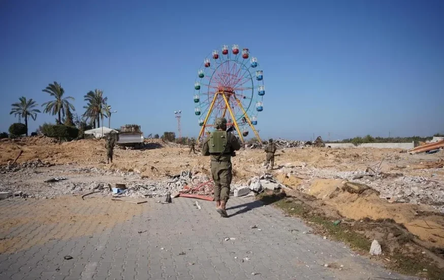 צפו: צה"ל חשף פיר מנהרה בתוך פארק הילדים צפו: צה"ל חשף פיר מנהרה בתוך פארק הילדים