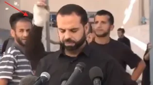 צפו: הכעס של העזתיים על חמאס