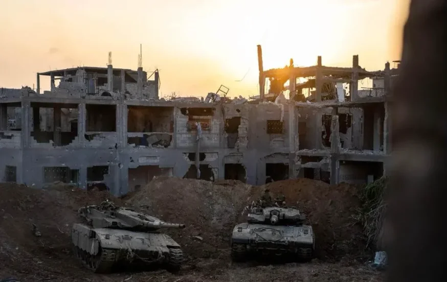 מרתק: העיתונאי הבריטי בעזה "החיילים לא האמינו שאנחנו נכנסים" מרתק: העיתונאי הבריטי בעזה "החיילים לא האמינו שאנחנו נכנסים"