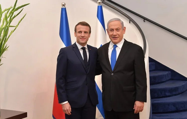 נשיא צרפת: "ישראל חייבת להפסיק להרוג תינוקות ונשים" נשיא צרפת: "ישראל חייבת להפסיק להרוג תינוקות ונשים"