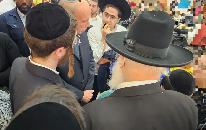 מבקר המדינה פגש את המפונים בב"ב: "אלפים ללא מענה" מבקר המדינה פגש את המפונים בב"ב: "אלפים ללא מענה"