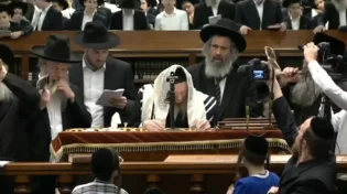 מעמד מרטיט: אלפי ילדים קטנים התכנסו כדי לזעוק למען עם ישראל 