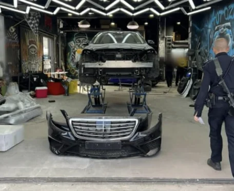 נתפס המוסך שהתקין קולות ירי ברכבים נתפס המוסך שהתקין קולות ירי ברכבים