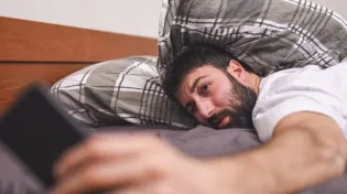 רוצים לקום מוקדם בבוקר? זו הסגולה שתעזור לכם בכך