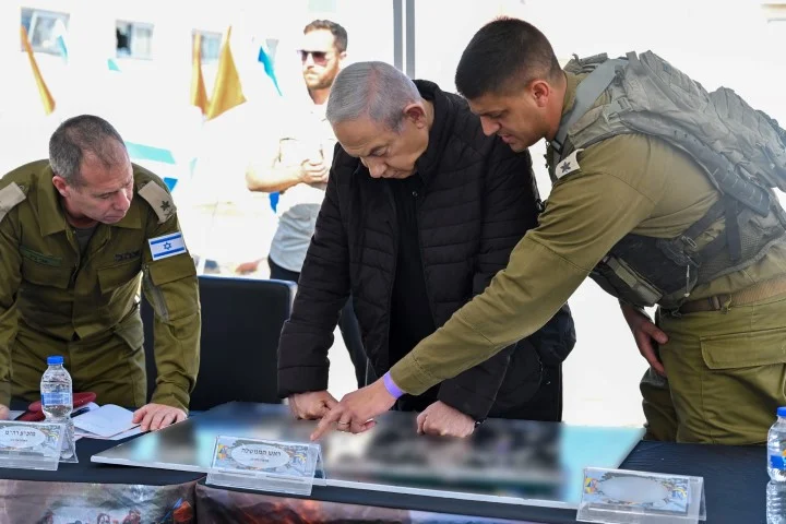 נתניהו ללוחמים: בעזרת ה' נשיג ניצחון מוחלט ונחזיר את החטופים