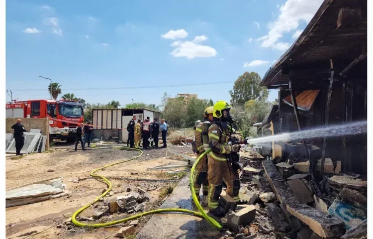 מציל חיים: בכבאות האש קוראים לציבור להתמגן לקראת החורף מציל חיים: בכבאות האש קוראים לציבור להתמגן לקראת החורף