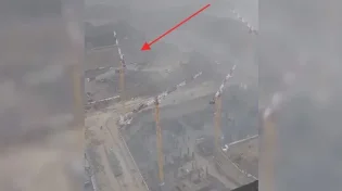תיעוד מפחיד: המנוף הענק קרס בהרצליה