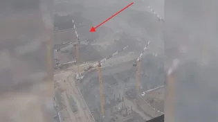 תיעוד מפחיד: המנוף הענק קרס בהרצליה