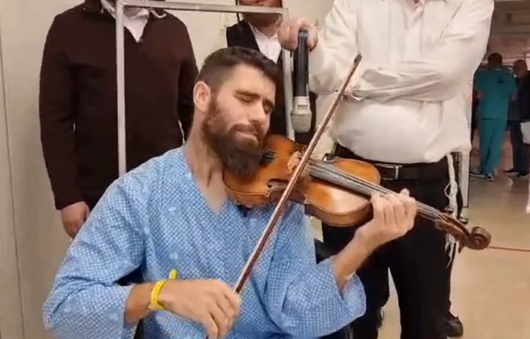 הניצול מעזה בביצוע מצמרר לניגון י-ה אכסוף