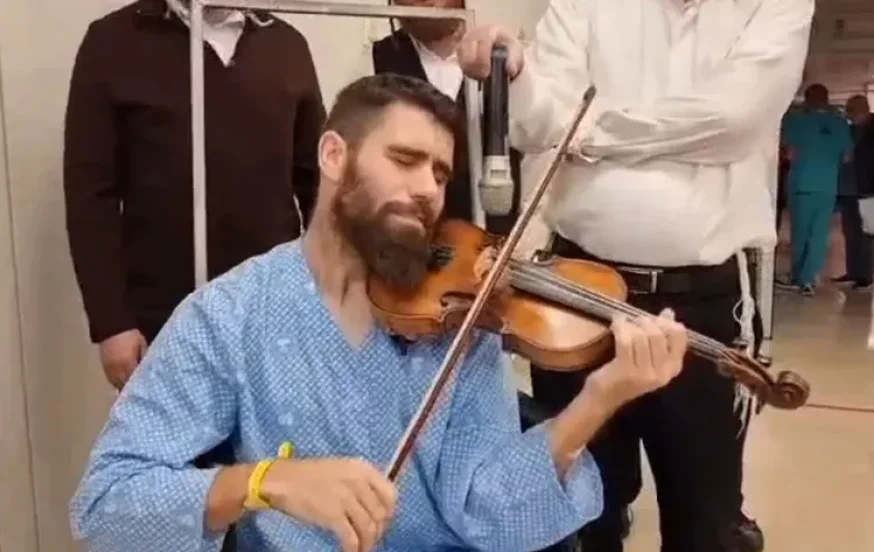 הניצול מעזה בביצוע מצמרר לניגון י-ה אכסוף
