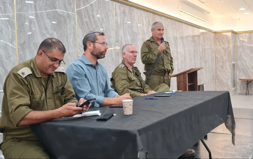 סקירה לתושבים:  "הצבא לוקח ברצינות את אתגר הבטחון"