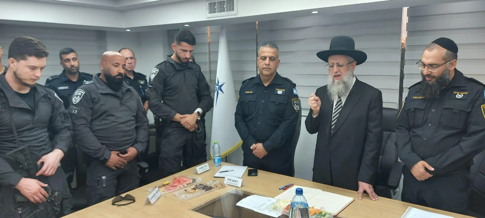 תחת אש: הגאון רבי דוד יוסף חיזק את הלוחמים והמפונים