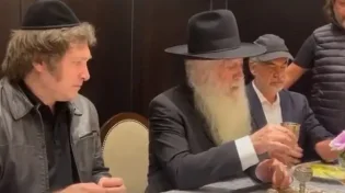 מתקרב ליהדות: נשיא ארגנטינה במעמד הבדלה