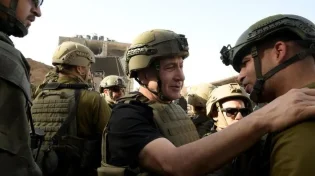 לראשונה: ראש הממשלה נכנס לעזה לתמוך בחיילים