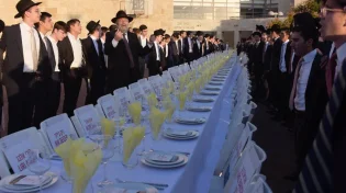 קידוש השם: תלמידי הישיבה במחווה למען שחרור החטופים