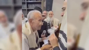 זה מה שקורה כשנכד טריפוליטאי הופך להיות חב"דניק
