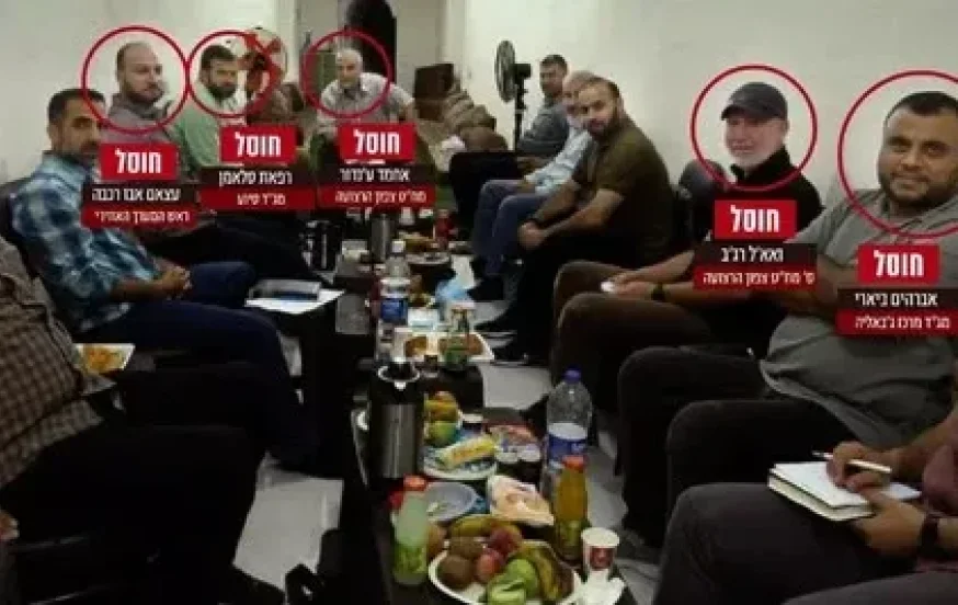צה"ל חושף תיעוד מיוחד של בכירי חמאס במנהרות צה"ל חושף תיעוד מיוחד של בכירי חמאס במנהרות