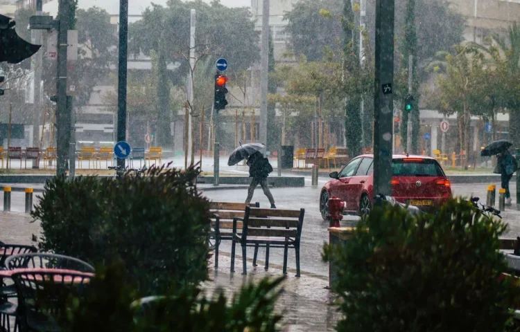 התחזית: גשם בצפון ובמרכז, ירידה בטמפרטורות התחזית: גשם בצפון ובמרכז, ירידה בטמפרטורות