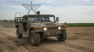 כיצד ינהגו חיילים בשטח? הרב הראשי בהלכות חנוכה ללוחמים