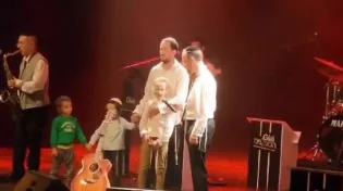 "שערי שמים פתח": היתומים ביקשו לבצע את השיר המרגש עם קמפה