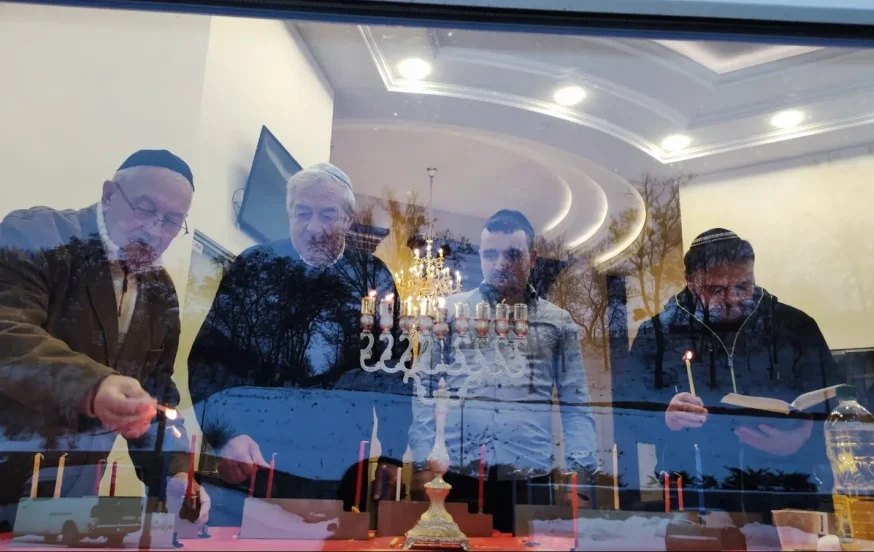 האדיטש: עשרות יהודים התארחו בשבת חנוכה במתחם של בעל התניא האדיטש: עשרות יהודים התארחו בשבת חנוכה במתחם של בעל התניא