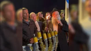 "ניצחון האור על החושך": הדלקת נר חנוכה בתחנת המשטרה של שדרות