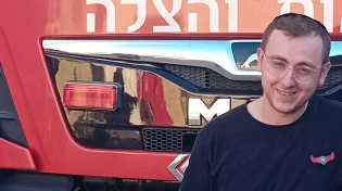 הצעדים להישמר מדליקות: מתנדב השירות האזרחי בהוראות נחוצות