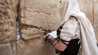 האם מותר לאכול או לשתות בעשרה בטבת?