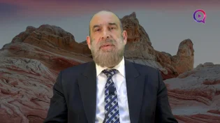 הרב עזרא שקלים | הלכות כיבוס תליה וקיפול בגדים ובדים