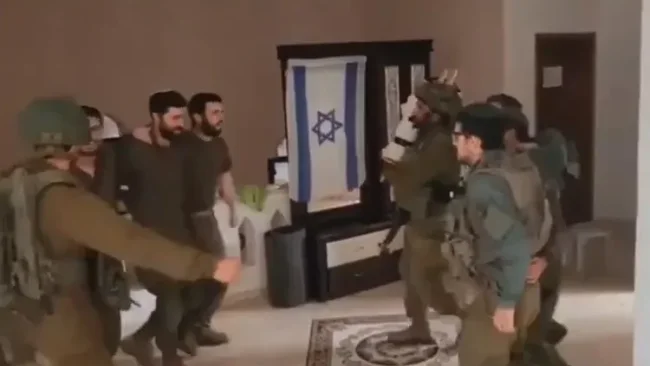 צפו: הכנסת ס"ת לבית הכנסת בחאן יונס