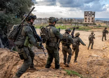 לוחמי צה"ל מול חוף הים בעזה. (למצולמים אין קשר לנאמר בכתבה)