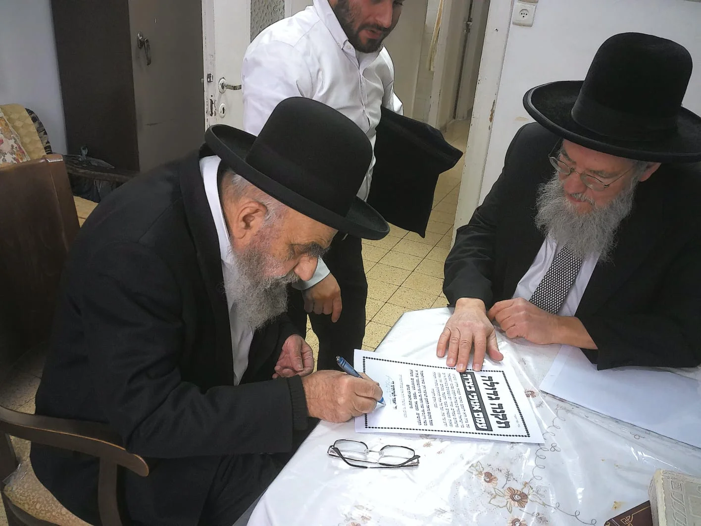 הוראה חריגה: בעקבות המצב הקשה "להימנע מאכילת בשר" הוראה חריגה: בעקבות המצב הקשה "להימנע מאכילת בשר"