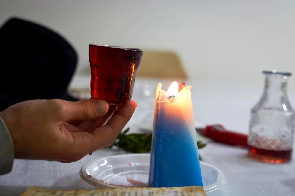 יין ונר להבדלה יין ונר להבדלה