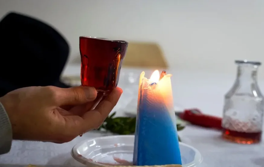 יין ונר להבדלה יין ונר להבדלה