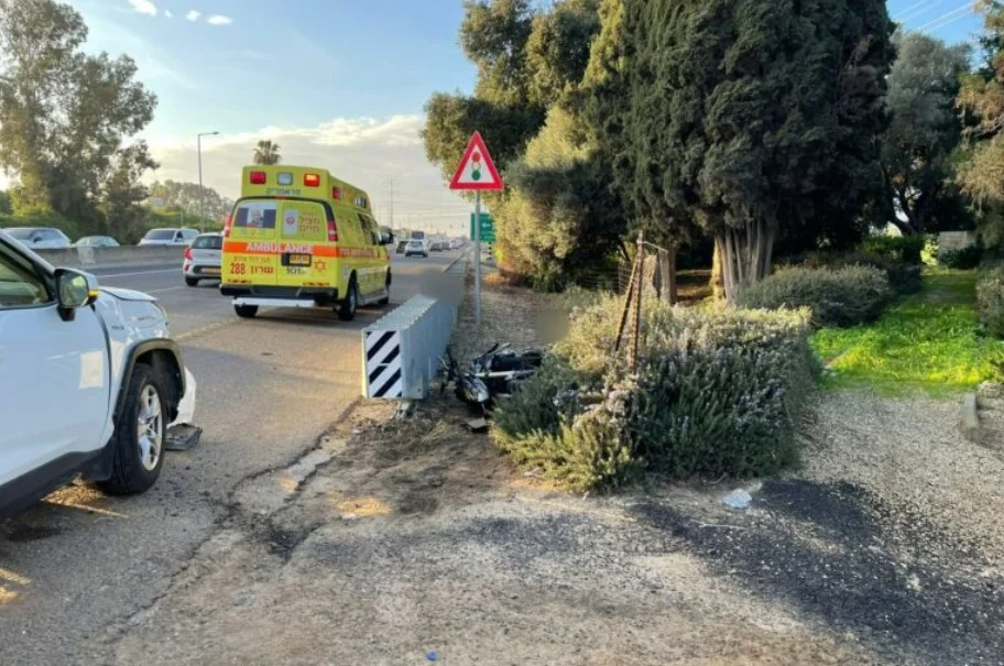 טרגדיה בכביש 4: רוכב אופנוע נהרג מפגיעת רכב 