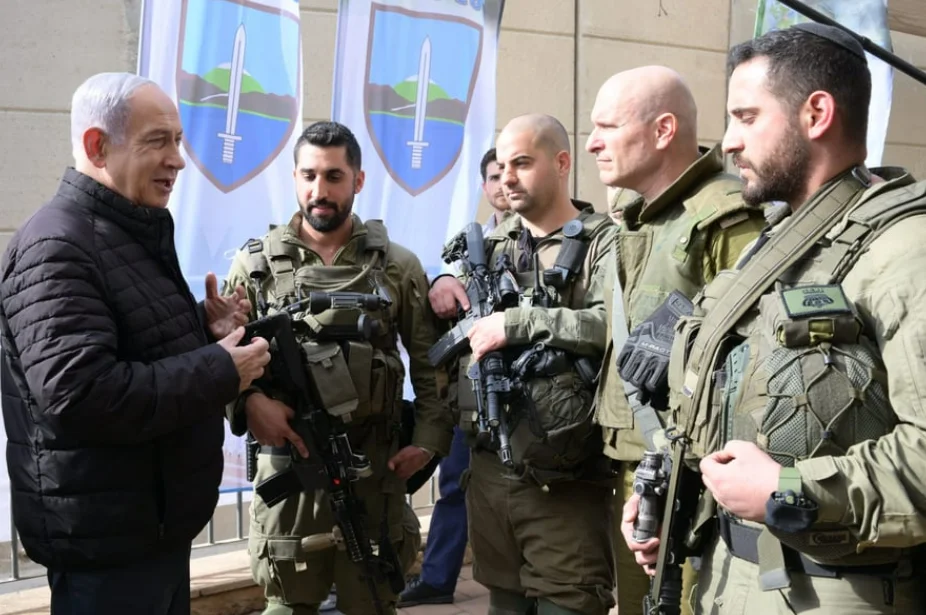 נתניהו עם הלוחמים בגבול הצפון