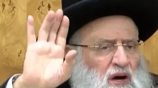 הרב ראובן אלבז במסר מחזק למפונים: "תצפו לישועה" 