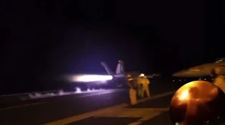 תיעוד ההמראה מנושאת המטוסים להפצצה בתימן