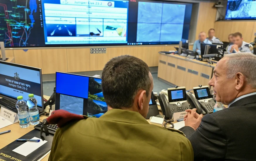 מימין: נתניהו, עם הגב למצלמה: הלוי