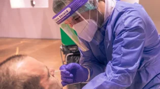 הזוי: מדענים סינים ממשיכים לפתח זני קורונה קטלניים