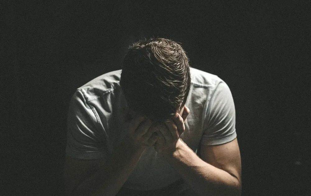 האם בשבת יושבים שבעה?