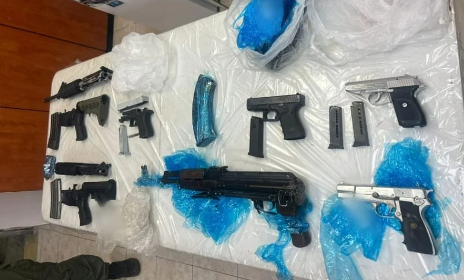 כלי נשק שנתפסו במהלך מבצע לסיכול הפשיעה של המשטרה בצפון