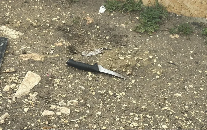 הסכין איתה ניסה המחבל לדקור את הלוחמים הסכין איתה ניסה המחבל לדקור את הלוחמים