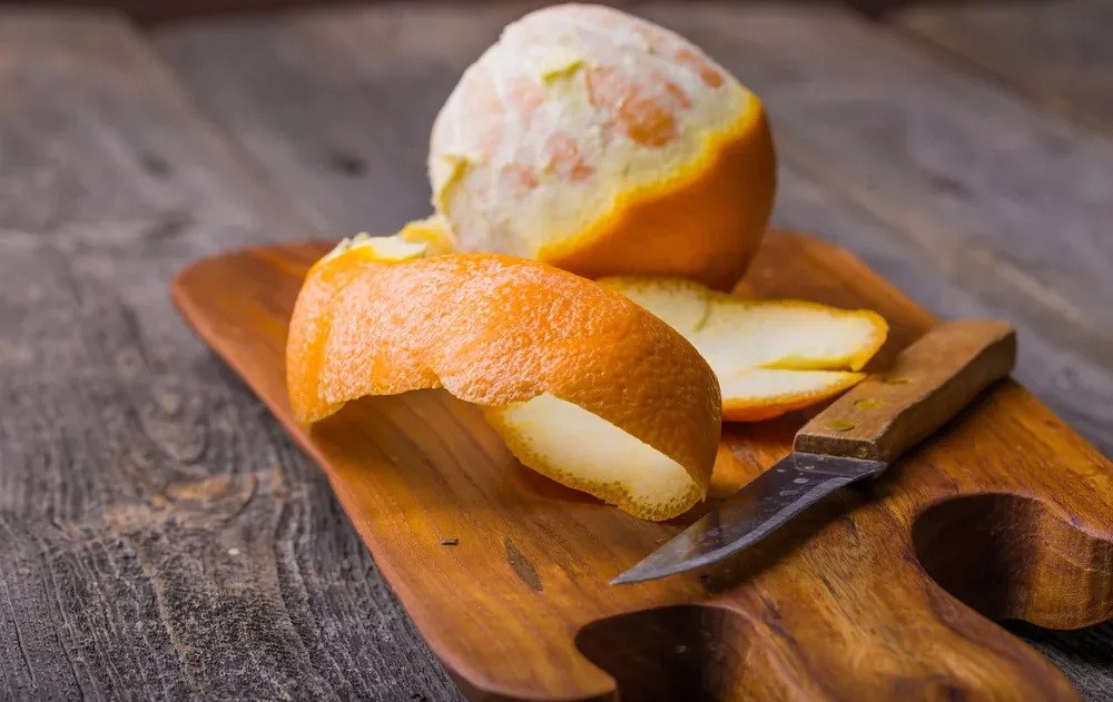 האם מותר לקלף פירות בשבת? האם מותר לקלף פירות בשבת?