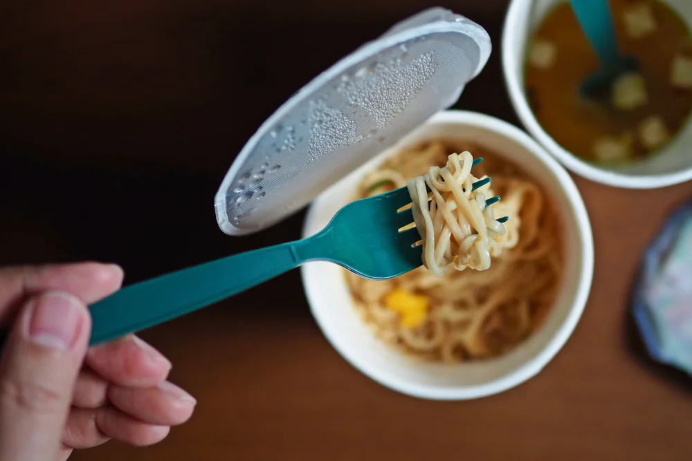 האם מותר להכין מנה חמה בשבת? האם מותר להכין מנה חמה בשבת?