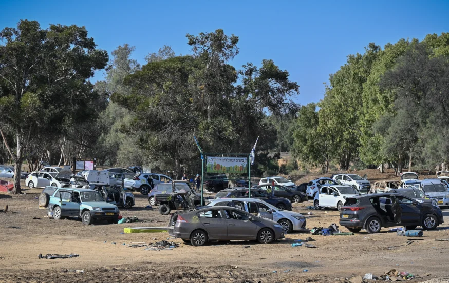 הרכבים הנטושים בחניון ברעים, שם התקיימה המסיבה הרכבים הנטושים בחניון ברעים, שם התקיימה המסיבה